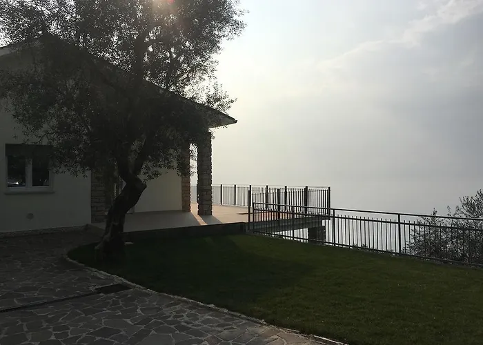 Paola * Torri Del Benaco