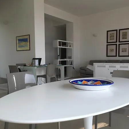 Paola * Torri Del Benaco