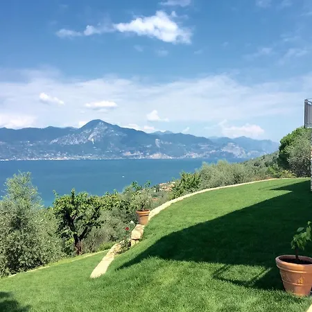 Paola * Torri Del Benaco