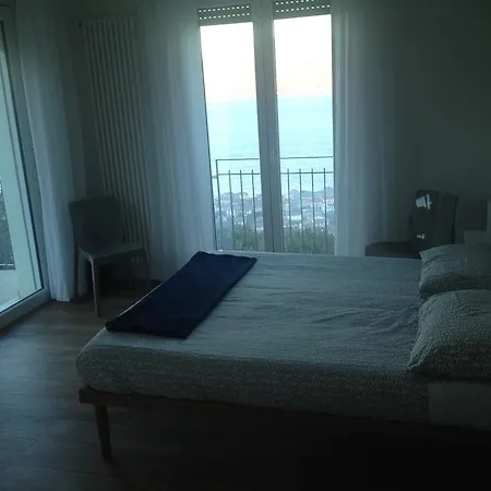 Paola * Torri Del Benaco