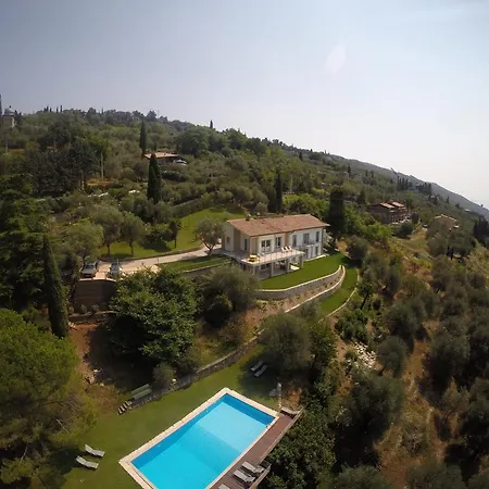 Paola Torri Del Benaco