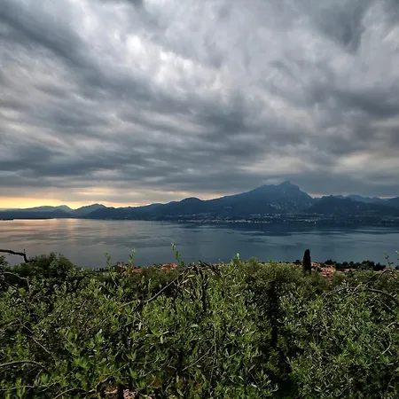 Paola Torri Del Benaco